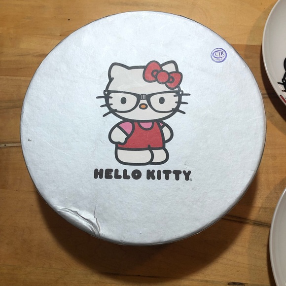 Hello Kitty Plate Set - Nerd Kitty - Picture 4 of 7
